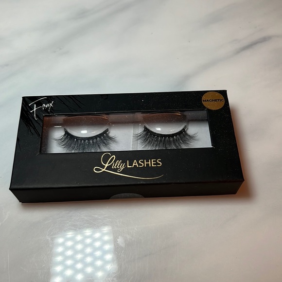 Lilly lashes magnetic lashes irreplaceable - Picture 1 of 4